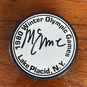 Miracle on Ice-1980 signed Rob McClanahan puck